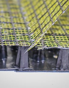 Smart Power-Drain Nahaufnahme auf Shnittstelle vor weissem Hintergrund