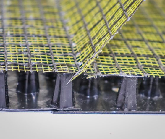 Smart Power-Drain Nahaufnahme auf Shnittstelle vor weissem Hintergrund