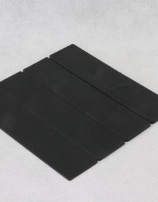 Smart Step Unterlegeplatte 13/13 cm, 1 bis 4 mm auf weissem Hintergrund